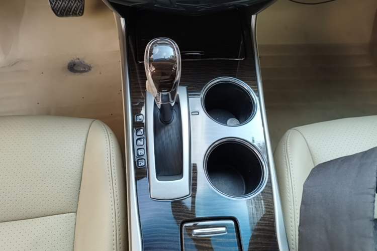 Used Nissan Teana 2013 2.0L XE Fashion Edition Gear Lever