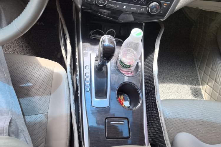 Used Nissan Teana 2013 2.0L XL Comfort Edition Gear Lever