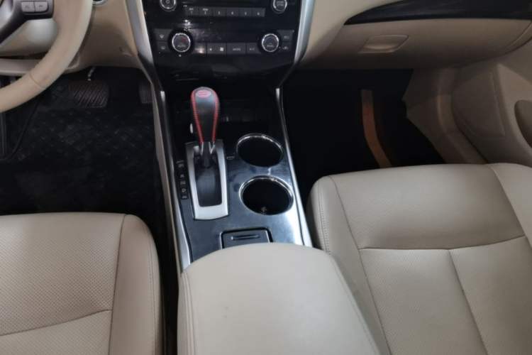 Used Nissan Teana 2013 2.0L XL Comfort Edition Gear Lever