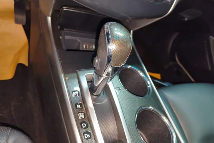 Used Nissan Teana 2013 2.0L XL Comfort Edition Gear Lever