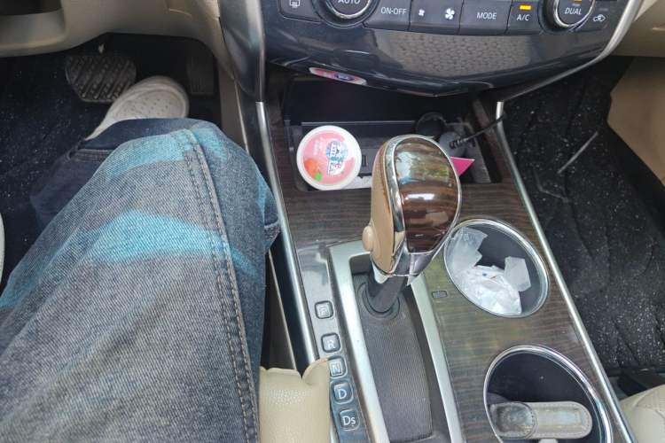 Used Nissan Teana 2013 2.0L XL Comfort Edition Gear Lever