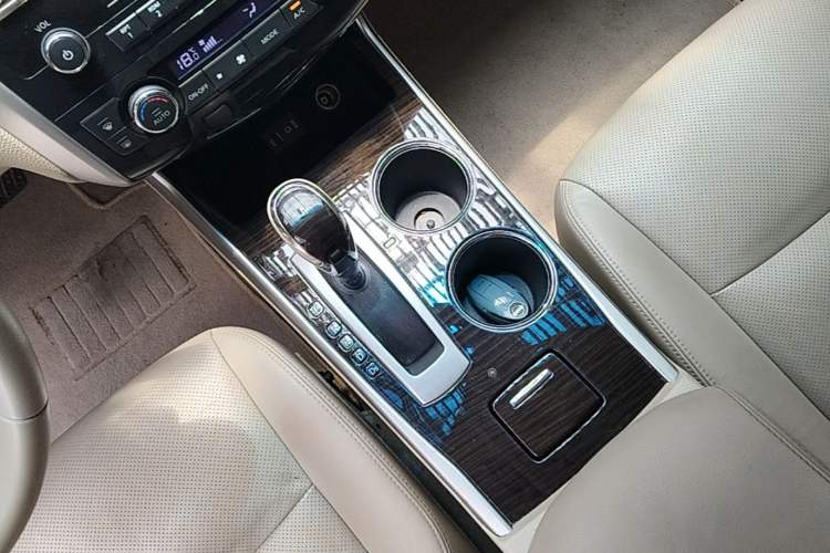Used Nissan Teana 2013 2.5L XL Leading Edition Gear Lever