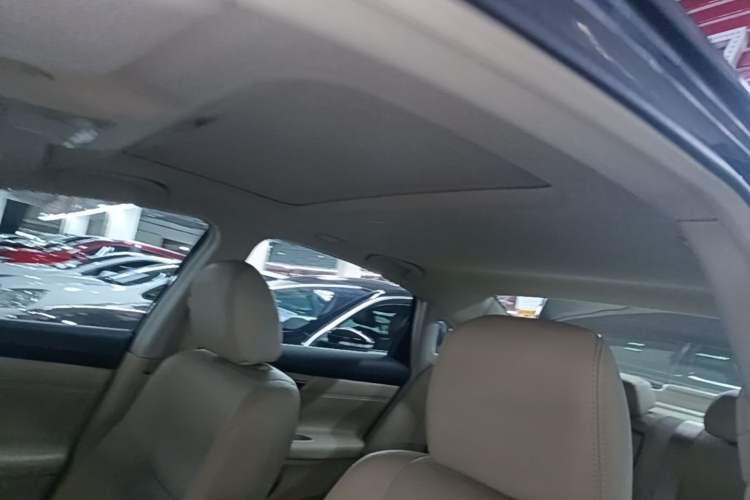 Used Nissan Teana 2013 2.0L XL Comfort Edition Headliner