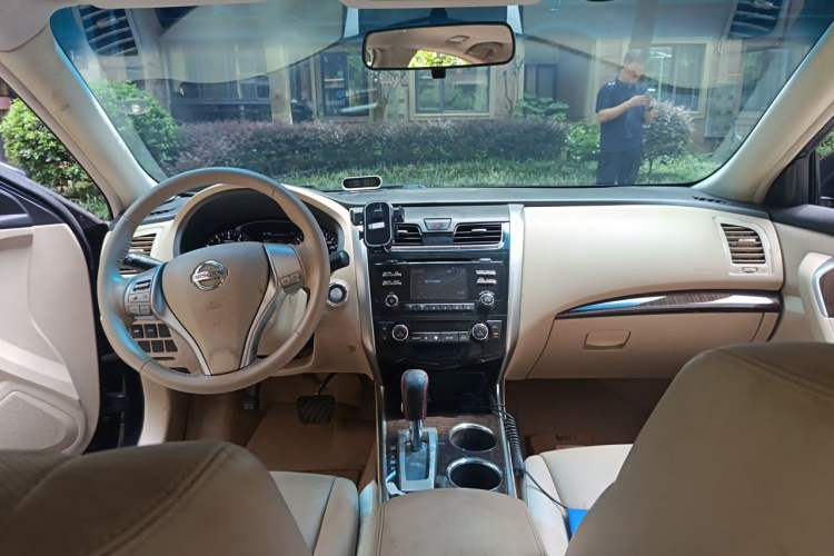 Used Nissan Teana 2013 2.0L XL Comfort Edition Headliner