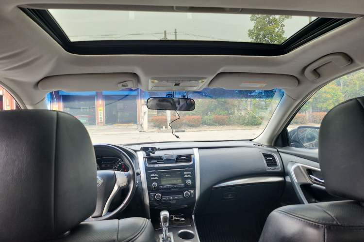 Used Nissan Teana 2013 2.0L XL Comfort Edition Headliner