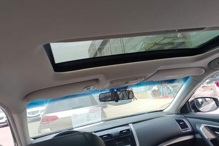Used Nissan Teana 2013 2.0L XL Comfort Edition Headliner