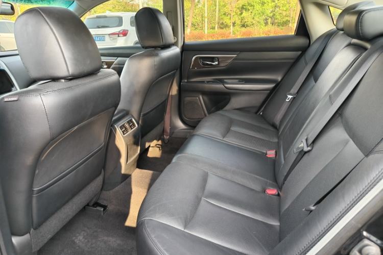 Used Nissan Teana 2013 2.0L XL Comfort Edition Interior 1