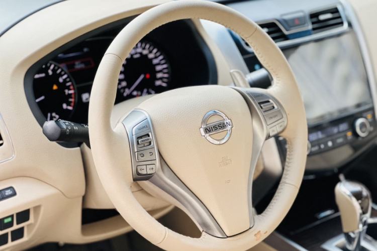 Used Nissan Teana 2013 2.5L XL Leading Edition Interior 10
