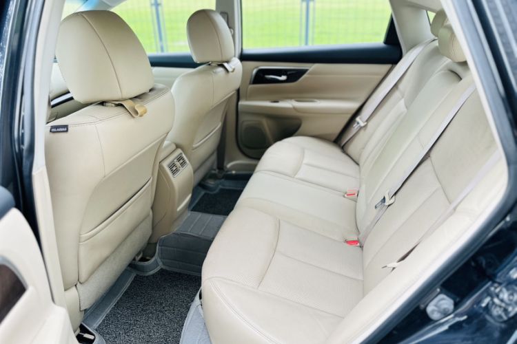 Used Nissan Teana 2013 2.5L XL Leading Edition Interior 2