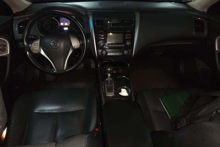 Used Nissan Teana 2013 2.0L XL Comfort Edition Interior 2
