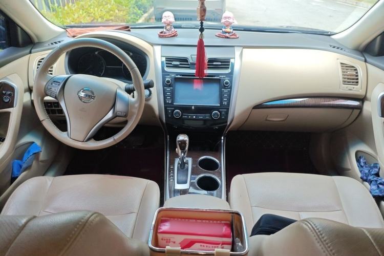 Used Nissan Teana 2013 2.0L XL Comfort Edition Interior 2