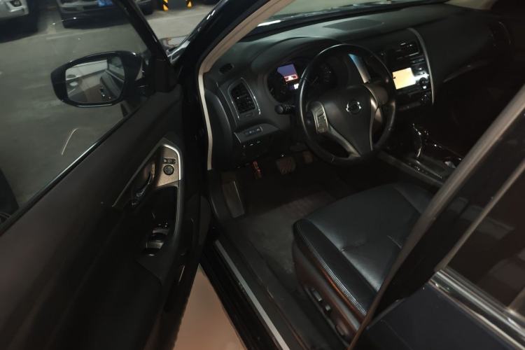 Used Nissan Teana 2013 2.0L XL Comfort Edition Interior 3