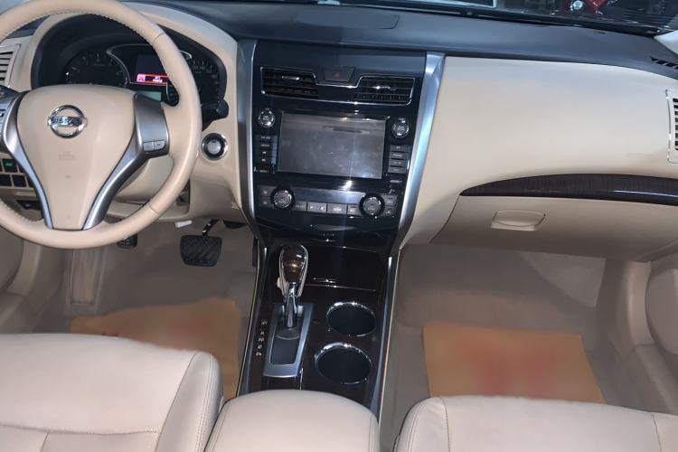 Used Nissan Teana 2013 2.0L XL Comfort Edition Interior 3