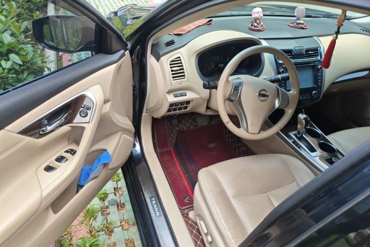 Used Nissan Teana 2013 2.0L XL Comfort Edition Interior 3