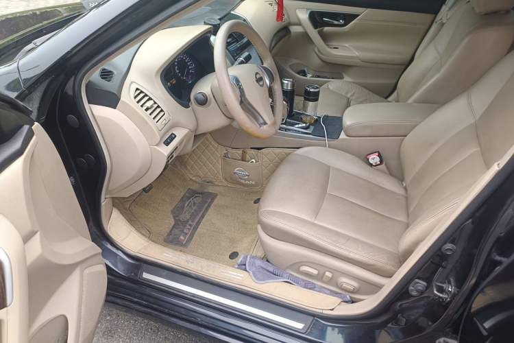 Used Nissan Teana 2013 2.0L XL Comfort Edition Interior 3