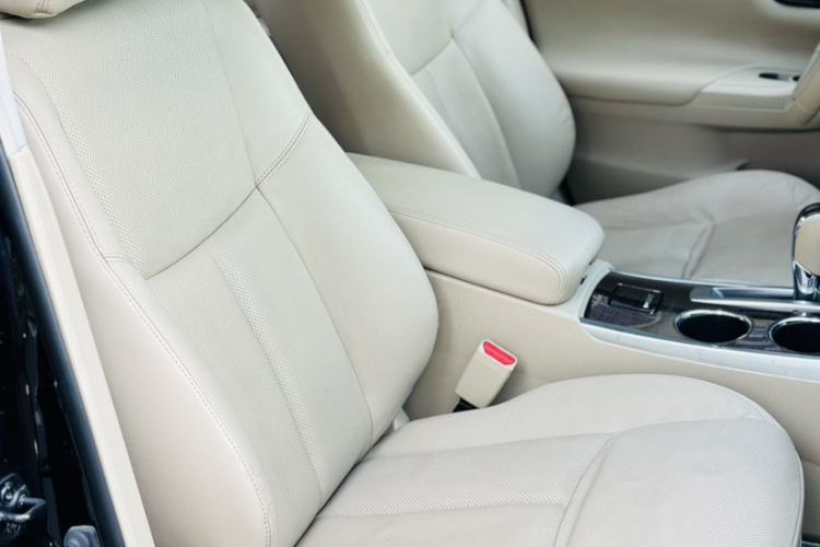 Used Nissan Teana 2013 2.5L XL Leading Edition Interior 4