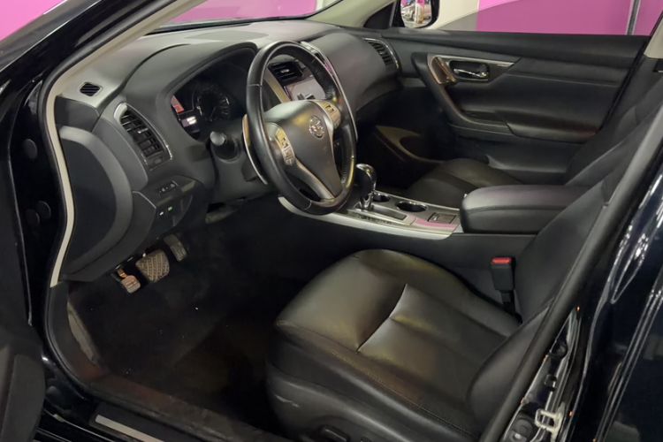 Used Nissan Teana 2013 2.5L XL Leading Edition Interior 4