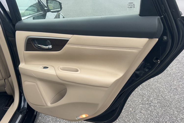 Used Nissan Teana 2013 2.0L XL Comfort Edition Interior 7
