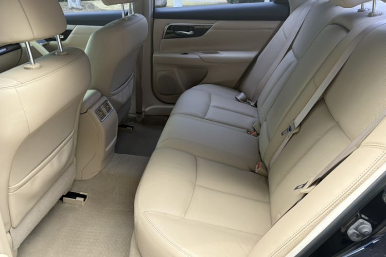 Used Nissan Teana 2013 2.0L XL Comfort Edition Interior 7