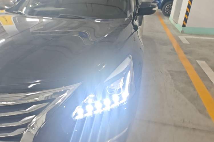 Used Nissan Teana 2013 2.0L XL Comfort Edition Left Front Headlight