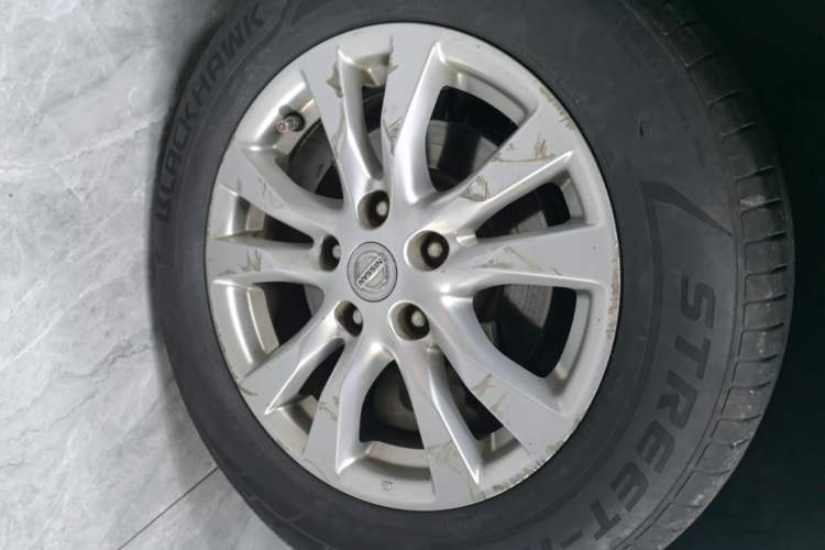 Used Nissan Teana 2013 2.0L XL Comfort Edition Left Front Wheel Hub