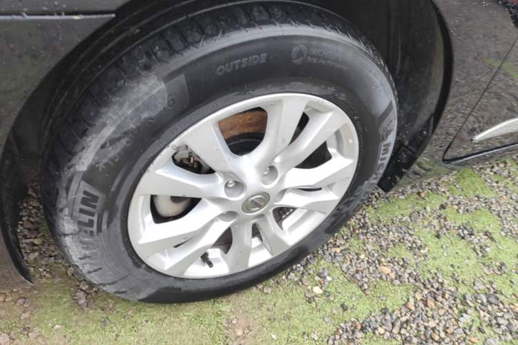 Used Nissan Teana 2013 2.0L XL Comfort Edition Left Front Wheel Hub