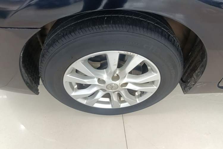 Used Nissan Teana 2013 2.0L XL Comfort Edition Left Front Wheel Hub