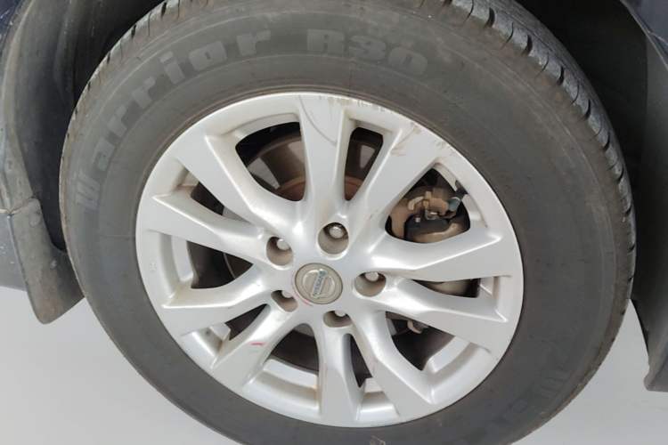Used Nissan Teana 2013 2.0L XL Comfort Edition Left Front Wheel Hub