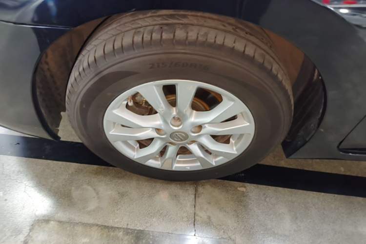 Used Nissan Teana 2013 2.0L XL Comfort Edition Left Front Wheel Hub