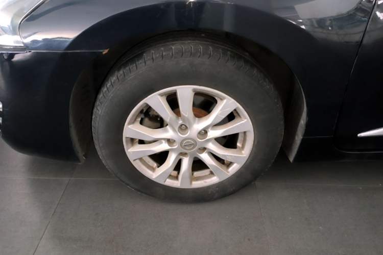Used Nissan Teana 2013 2.0L XL Comfort Edition Left Front Wheel Hub
