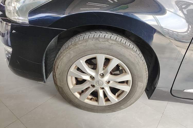 Used Nissan Teana 2013 2.0L XL Comfort Edition Left Front Wheel Hub