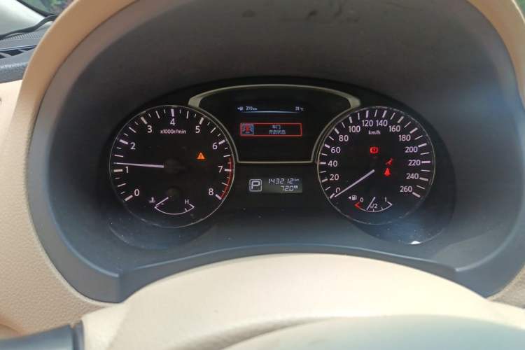 Used Nissan Teana 2013 2.0L XL Comfort Edition Odometer Close Up