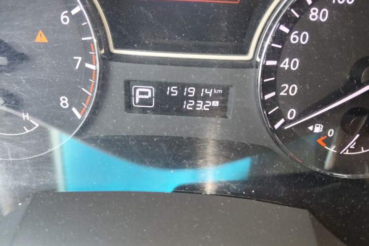 Used Nissan Teana 2013 2.0L XL Comfort Edition Odometer Close Up