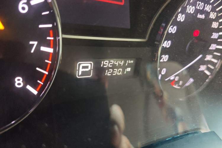 Used Nissan Teana 2013 2.0L XL Comfort Edition Odometer Close Up