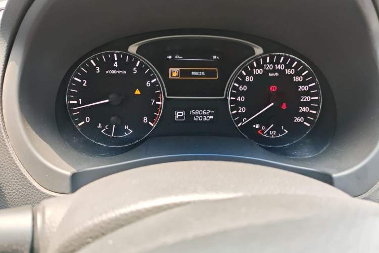 Used Nissan Teana 2013 2.5L XL Leading Edition Odometer Close Up