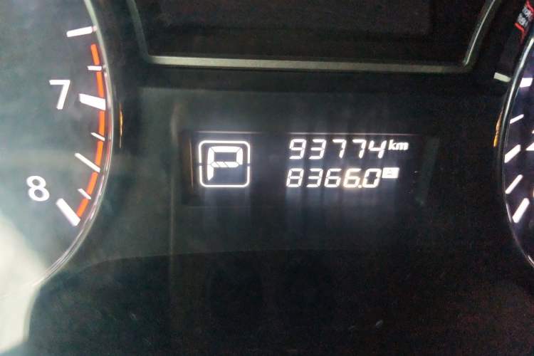 Used Nissan Teana 2013 2.0L XL Comfort Edition Odometer Close Up