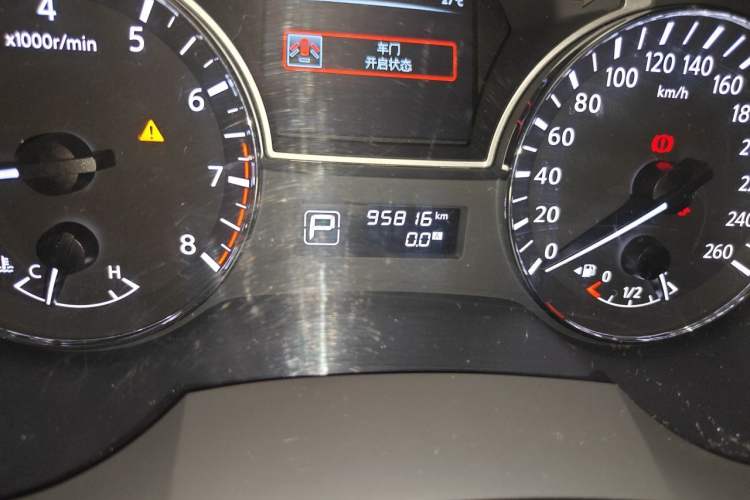 Used Nissan Teana 2013 2.0L XL Comfort Edition Odometer Close Up