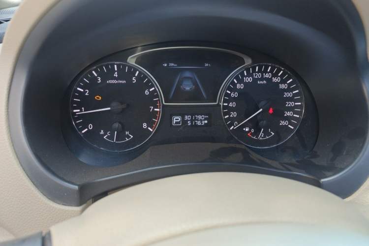 Used Nissan Teana 2013 2.0L XL Comfort Edition Odometer Close Up