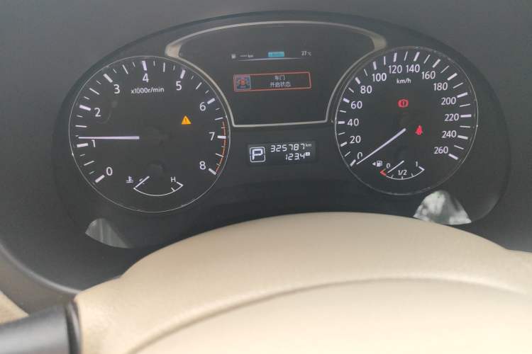 Used Nissan Teana 2013 2.0L XL Comfort Edition Odometer Close Up