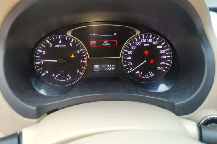 Used Nissan Teana 2013 2.0L XL Comfort Edition Odometer Close Up