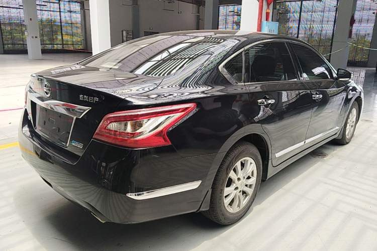 Used Nissan Teana 2013 2.5L XL Leading Edition Rear Right 45 Deg