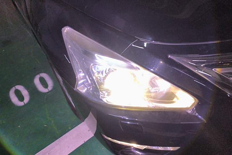 Used Nissan Teana 2013 2.5L XL Leading Edition Right Front Headlight