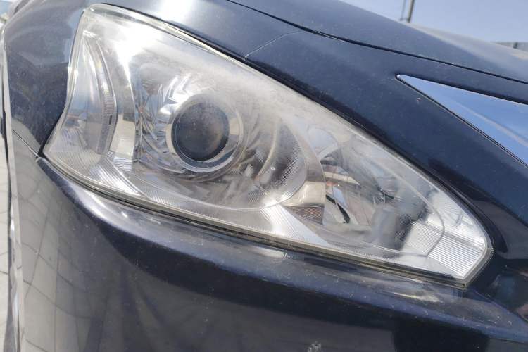 Used Nissan Teana 2013 2.0L XL Comfort Edition Right Front Headlight