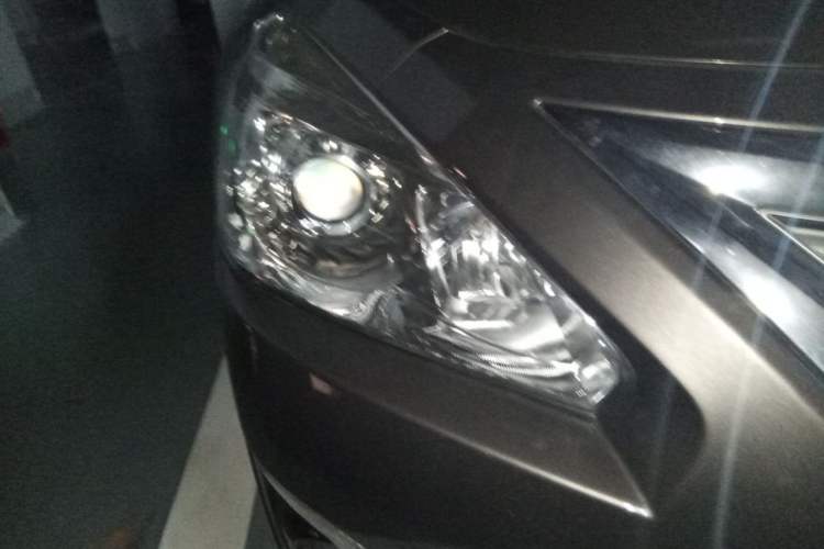 Used Nissan Teana 2013 2.0L XL Comfort Edition Right Front Headlight