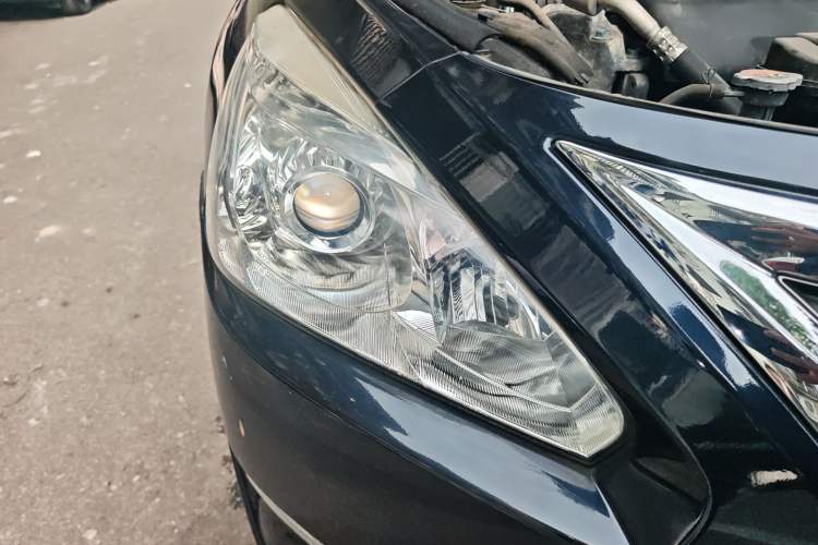 Used Nissan Teana 2013 2.0L XL Comfort Edition Right Front Headlight