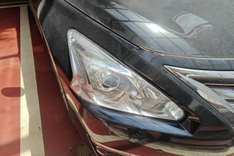 Used Nissan Teana 2013 2.5L XL Leading Edition Right Front Headlight