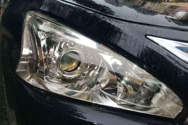 Used Nissan Teana 2013 2.0L XL Comfort Edition Right Front Headlight