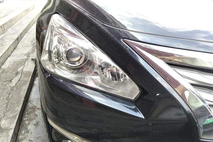 Used Nissan Teana 2013 2.0L XL Comfort Edition Right Front Headlight