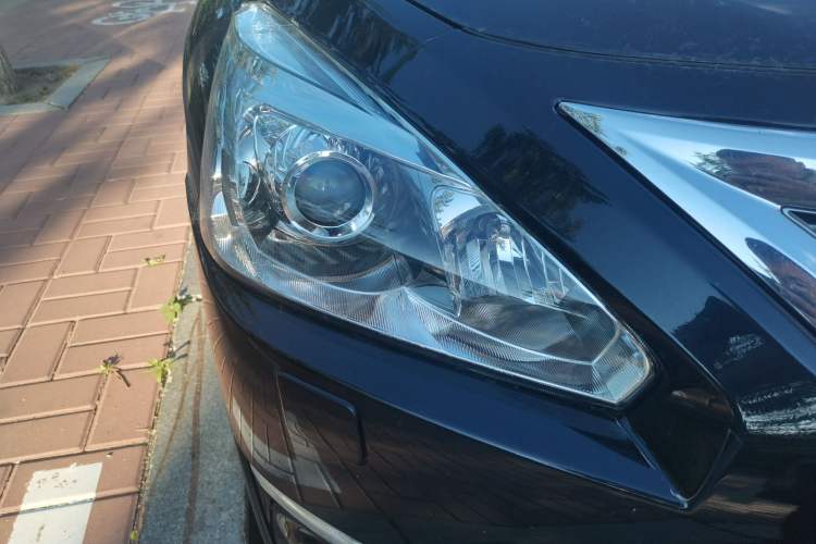 Used Nissan Teana 2013 2.5L XL Leading Edition Right Front Headlight