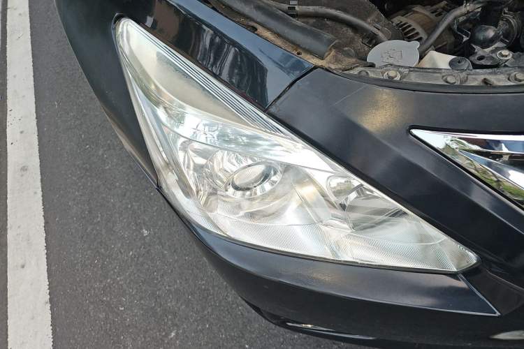 Used Nissan Teana 2013 2.0L XL Comfort Edition Right Front Headlight